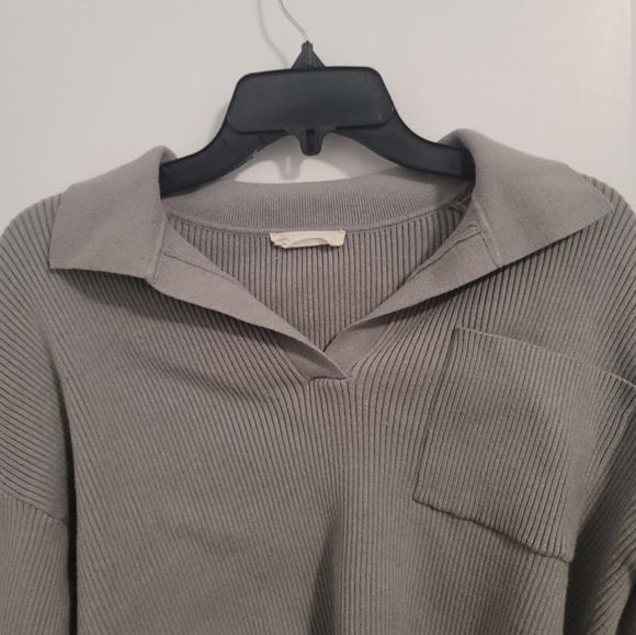 Altard State Knit Grey Cropped Sweater - Picture 3 of 5